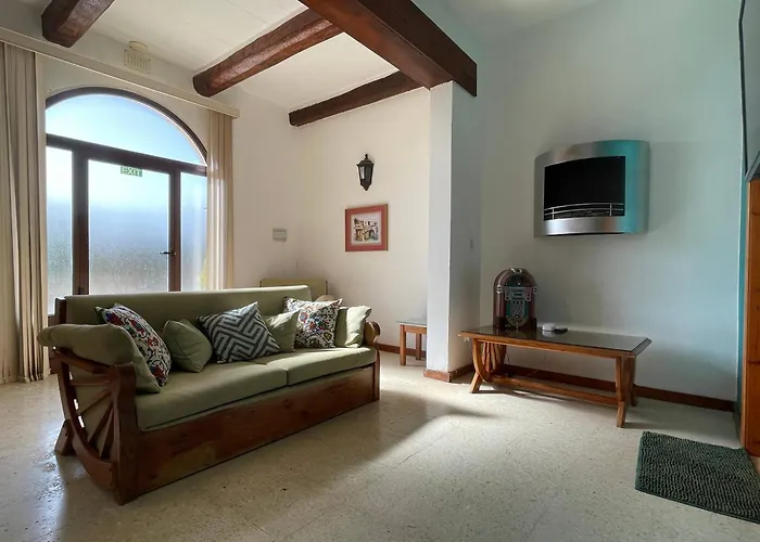 Tal Jordan Tranquil Escape Daire Għarb